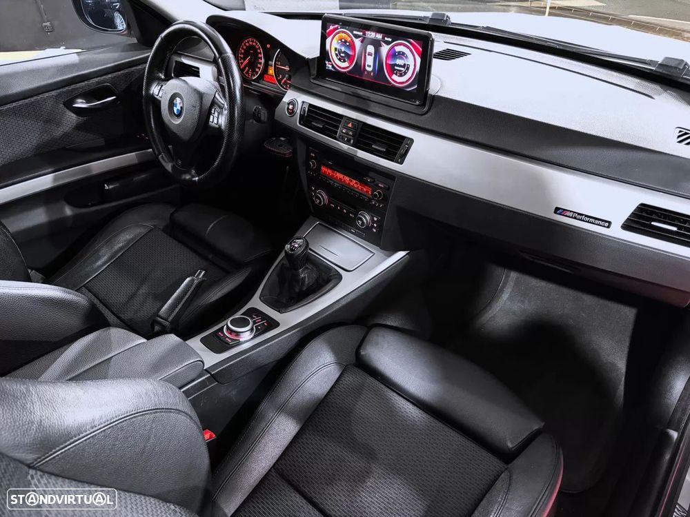 BMW 320 d Touring Sport - 12