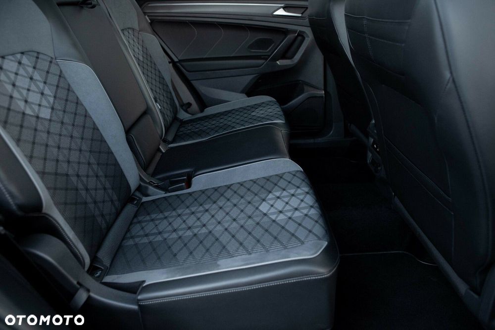 Volkswagen Tiguan Allspace 2.0 TSI 4Mot R-Line DSG - 26