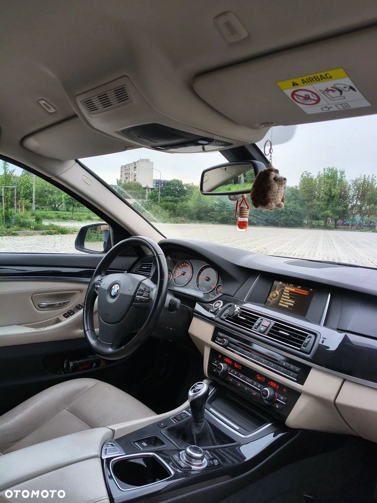 BMW Seria 5 520d - 12