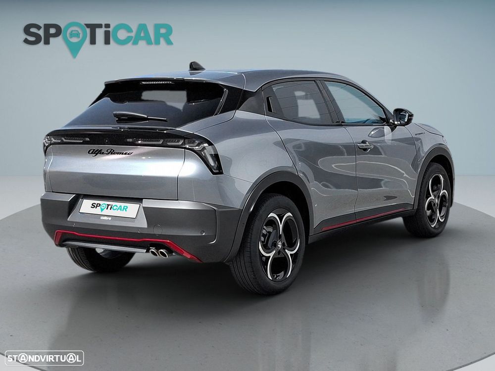 Alfa Romeo Junior 1.2 Speciale eDCT6 — fotografia 9