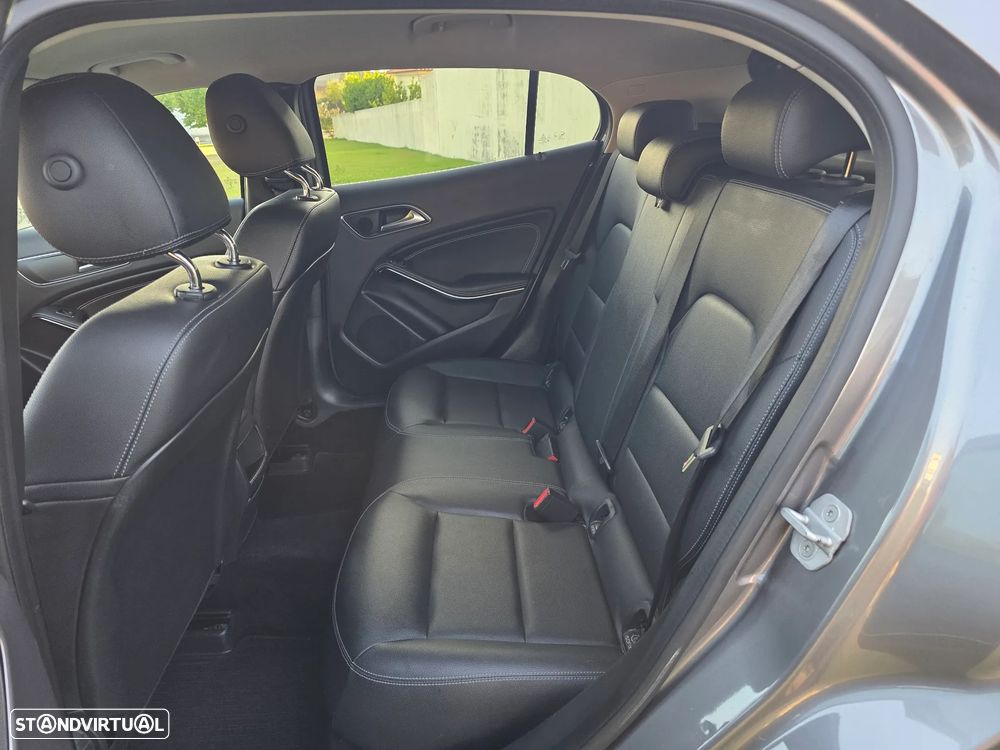 Mercedes-Benz GLA 220 d Urban - 5