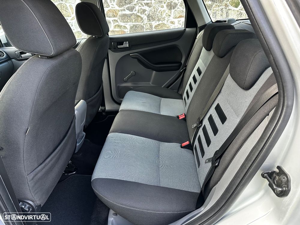 Ford Focus SW 1.6 TDCi Sport - 28