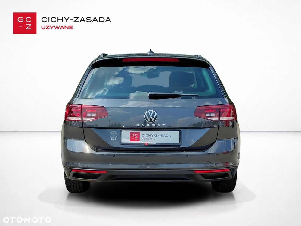 Volkswagen Passat - 4