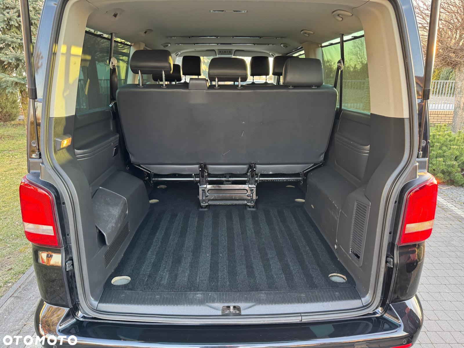 Volkswagen Caravelle - 27