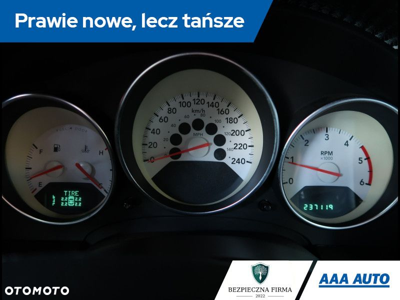 Dodge Caliber - 12