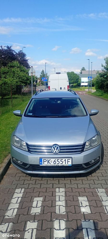 Volkswagen Passat - 1