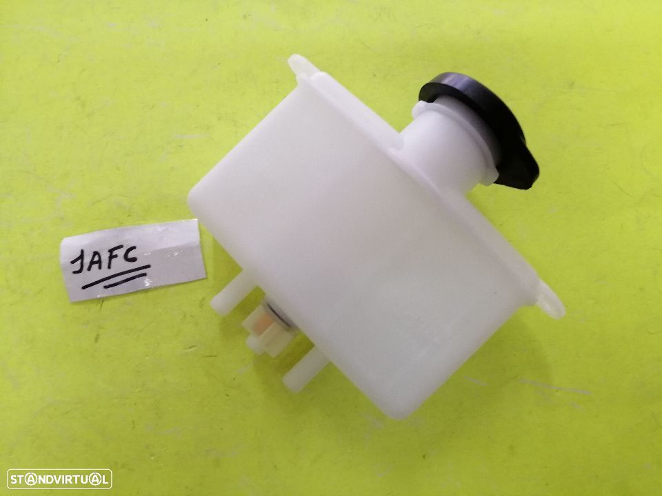 Reservatório do óleo dos travões Mitsubishi Canter FE531 FE534 FE649 FE659 - 3