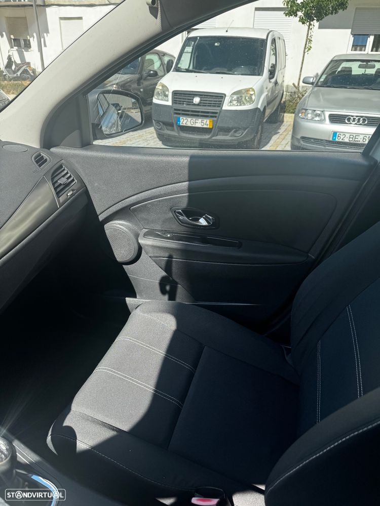 Renault Mégane Sport Tourer 1.5 dCi Zen - 13