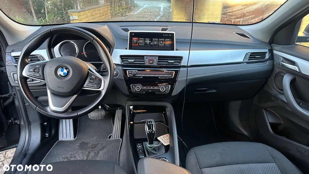 BMW X2 sDrive18d Advantage Plus - 9
