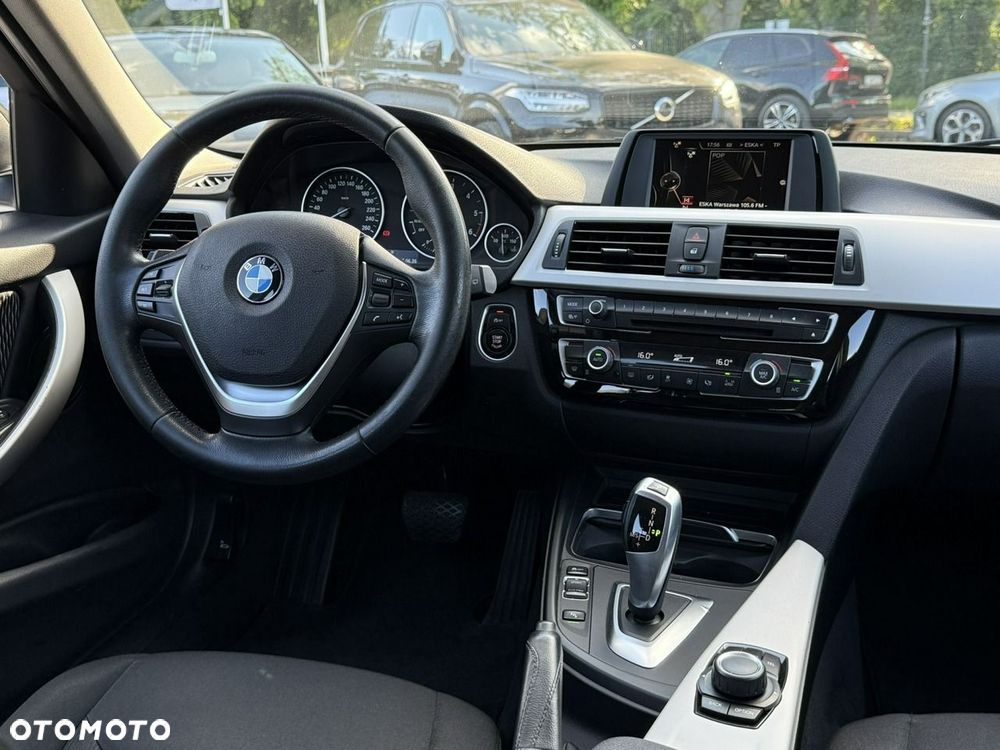 BMW Seria 3 320d - 19