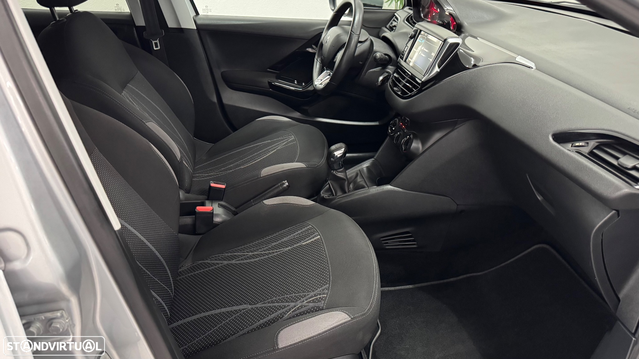 Peugeot 208 1.2 VTi Allure - 25