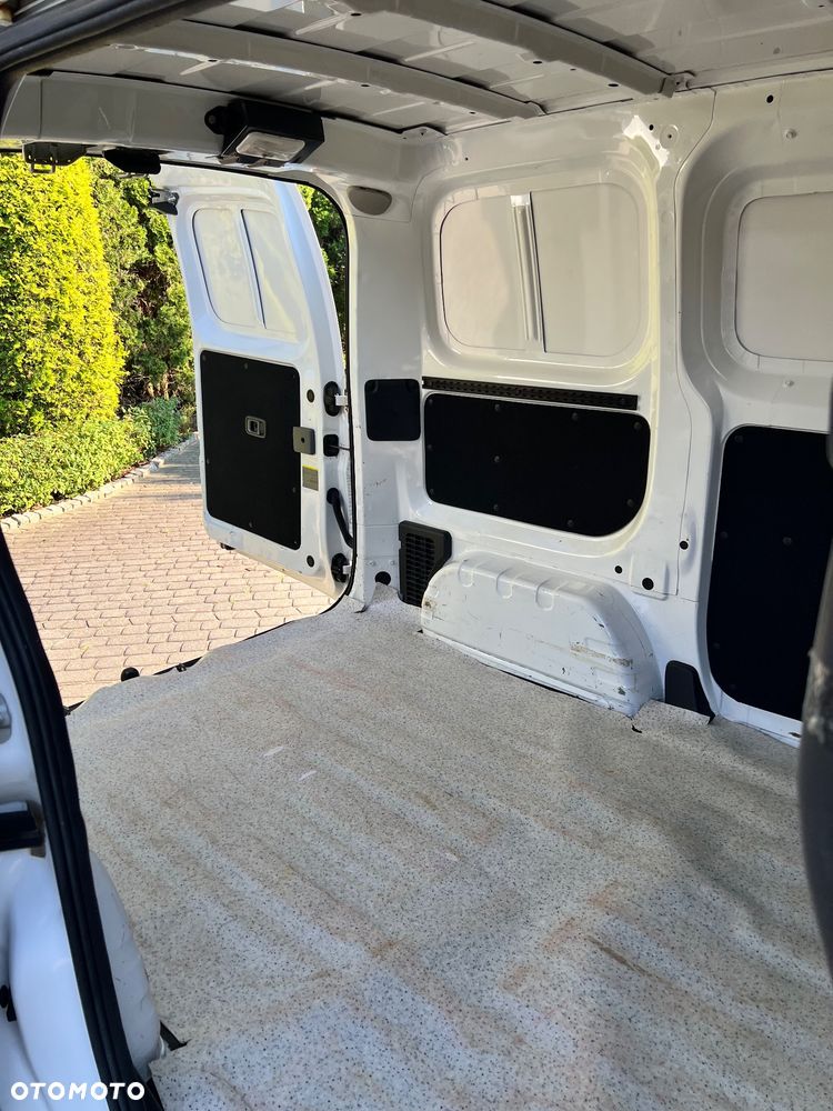 Nissan NV200 - 13