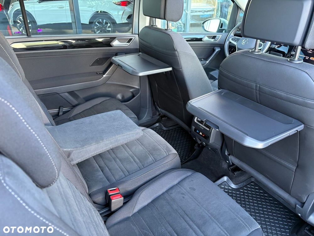 Volkswagen Touran - 16