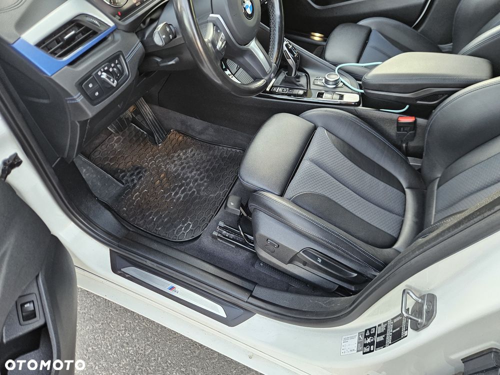 BMW X1 xDrive20i Sport Line sport - 13