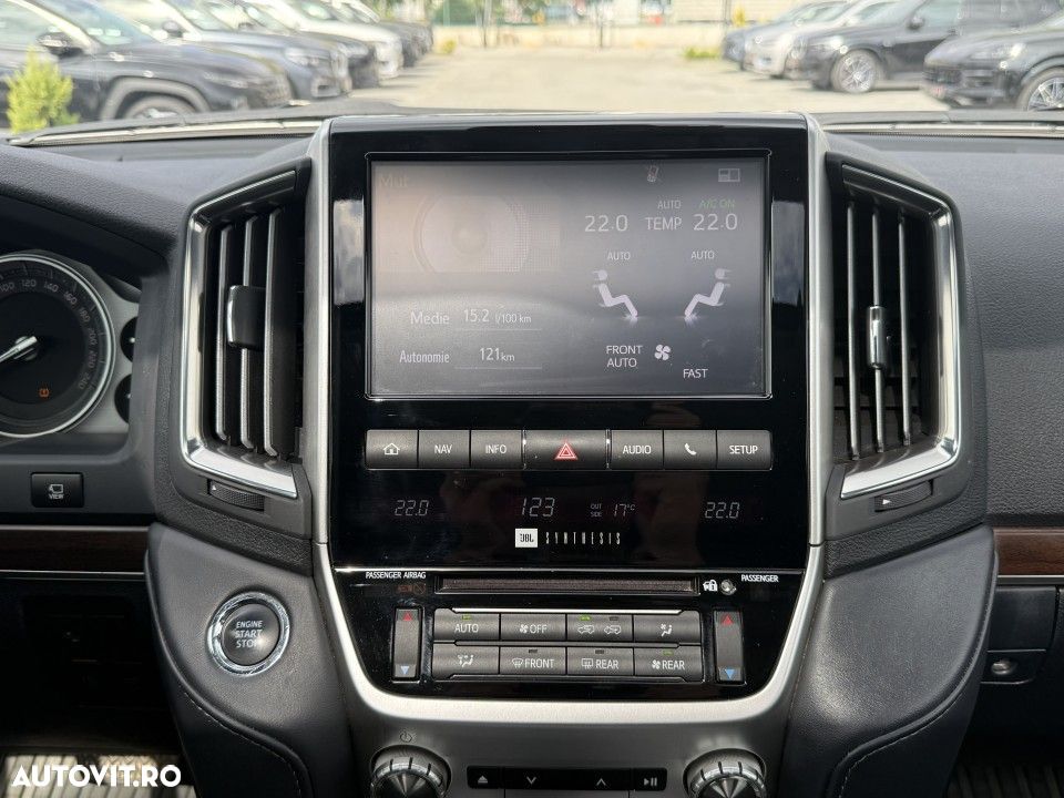 Toyota Land Cruiser - 24