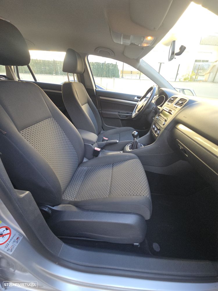 VW Golf Variant 1.6 TDi Confortline - 16