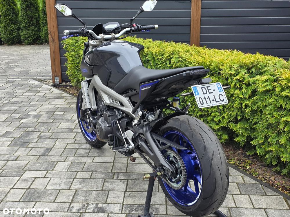 Yamaha MT - 30