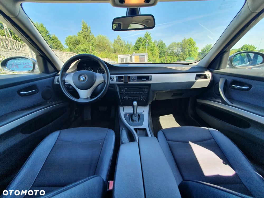 BMW Seria 3 320i - 13