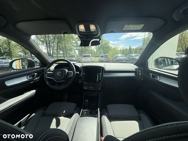 Volvo XC 40 B3 Plus Dark - 22
