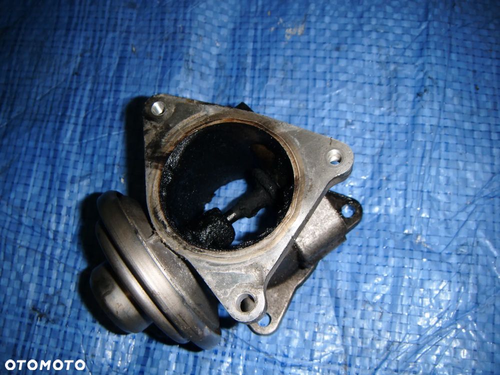 audi a3 8p 1.9 tdi zawór egr  038131501af - 3
