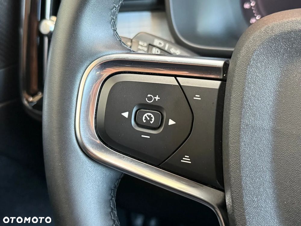 Volvo XC 40 B3 Plus Bright - 21