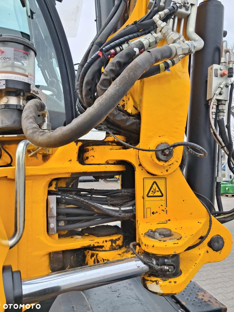 JCB HYDRADIG 110 W - 17
