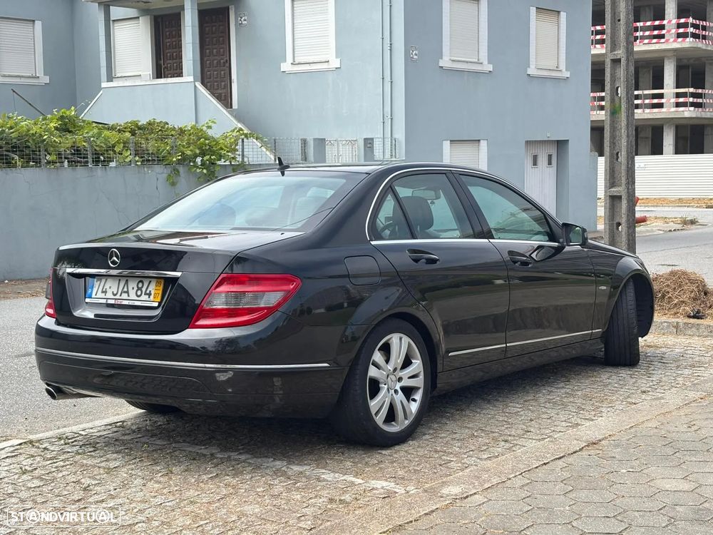 Mercedes-Benz 220 - 7