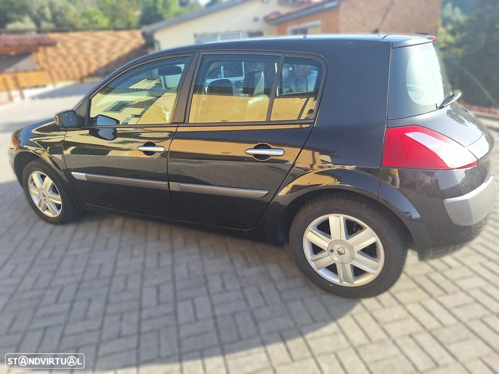 Renault Mégane 1.5 dCi Confort - 3
