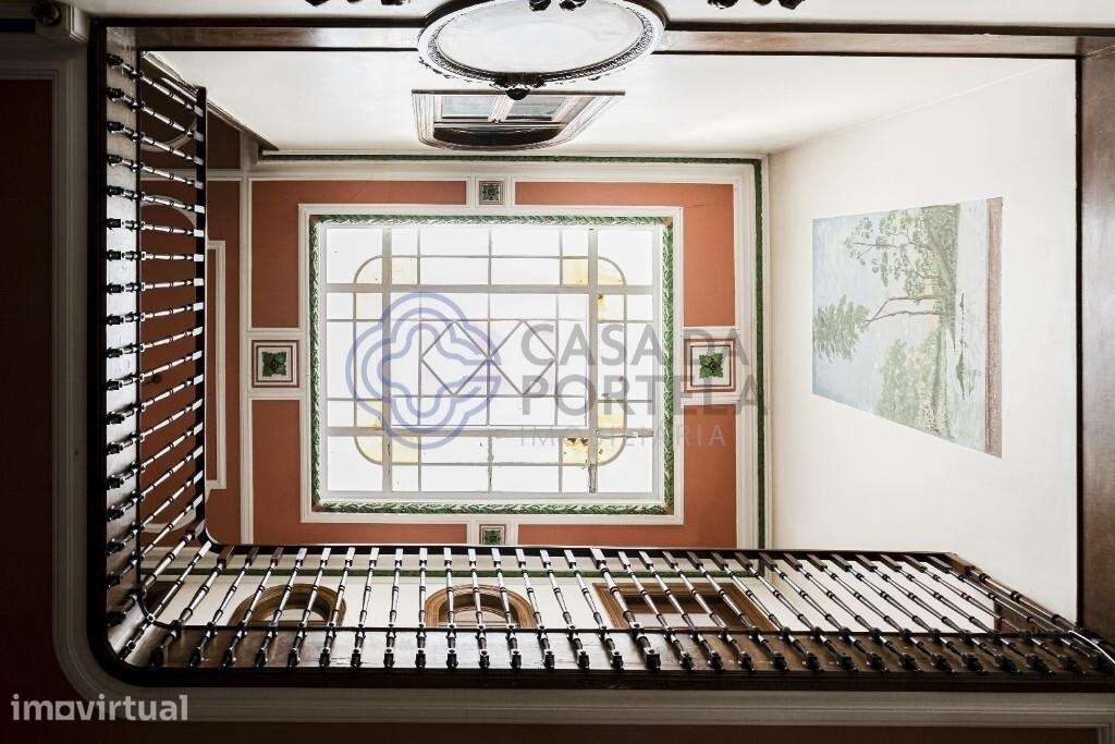 PRÉDIO ENTRE CENTRO DO PORTO E MIRAGAIA - Grande imagem: 2/59