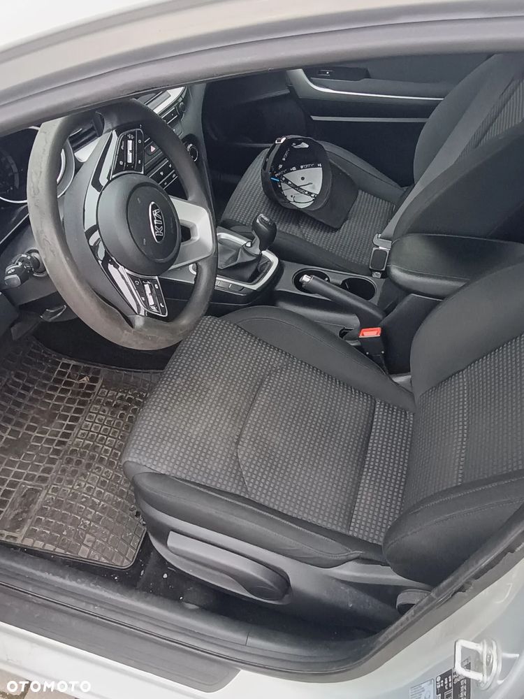 Kia Ceed 1.6 CRDi SCR M - 5