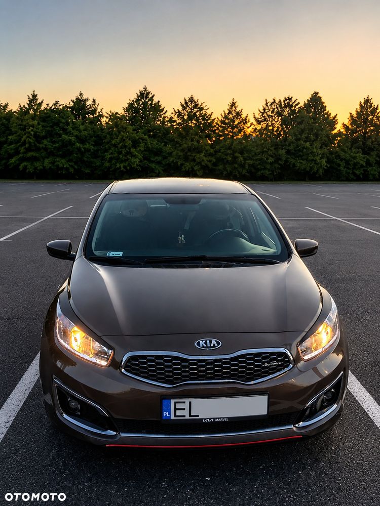 Kia Ceed - 1