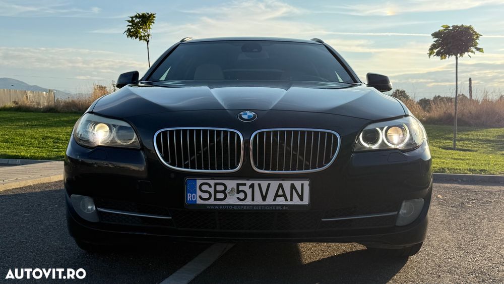 BMW Seria 5 525d xDrive - 12