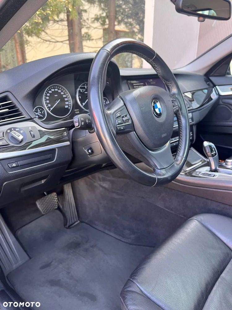 BMW Seria 5 525d - 11