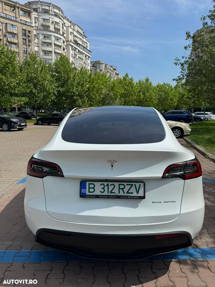 Tesla Model Y - 7