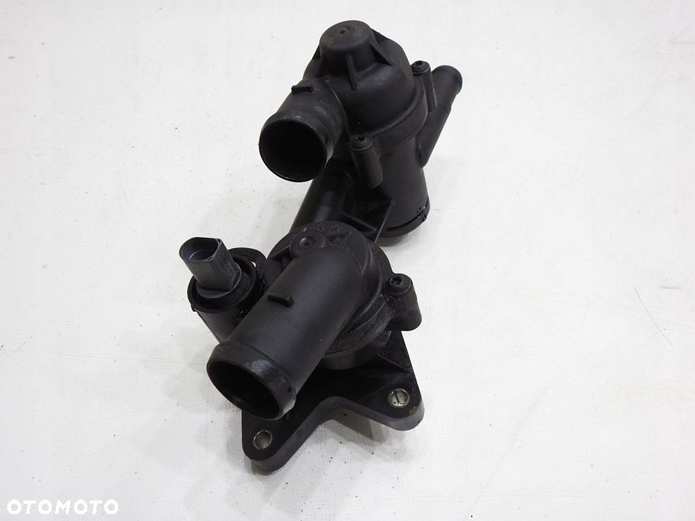 OBUDOWA TERMOSTATU VW TOURAN 1.4 TSI - 2