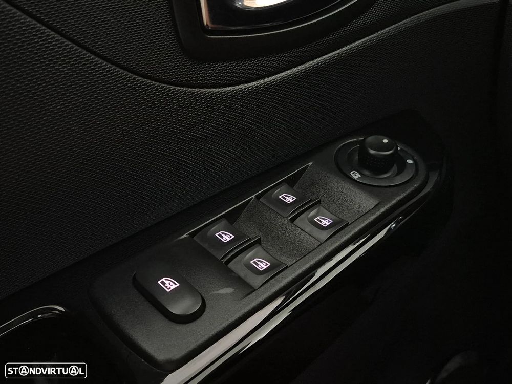 Renault Captur dCi 90 EDC Dynamique - 26