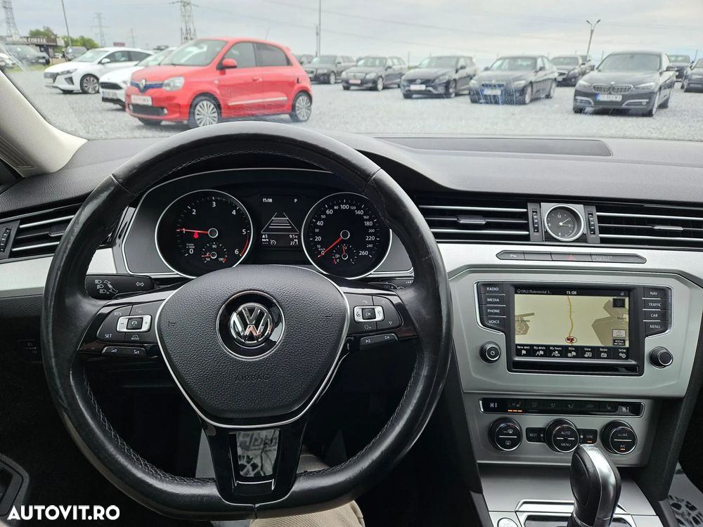 Volkswagen Passat 2.0 TDI DSG Comfortline - 12