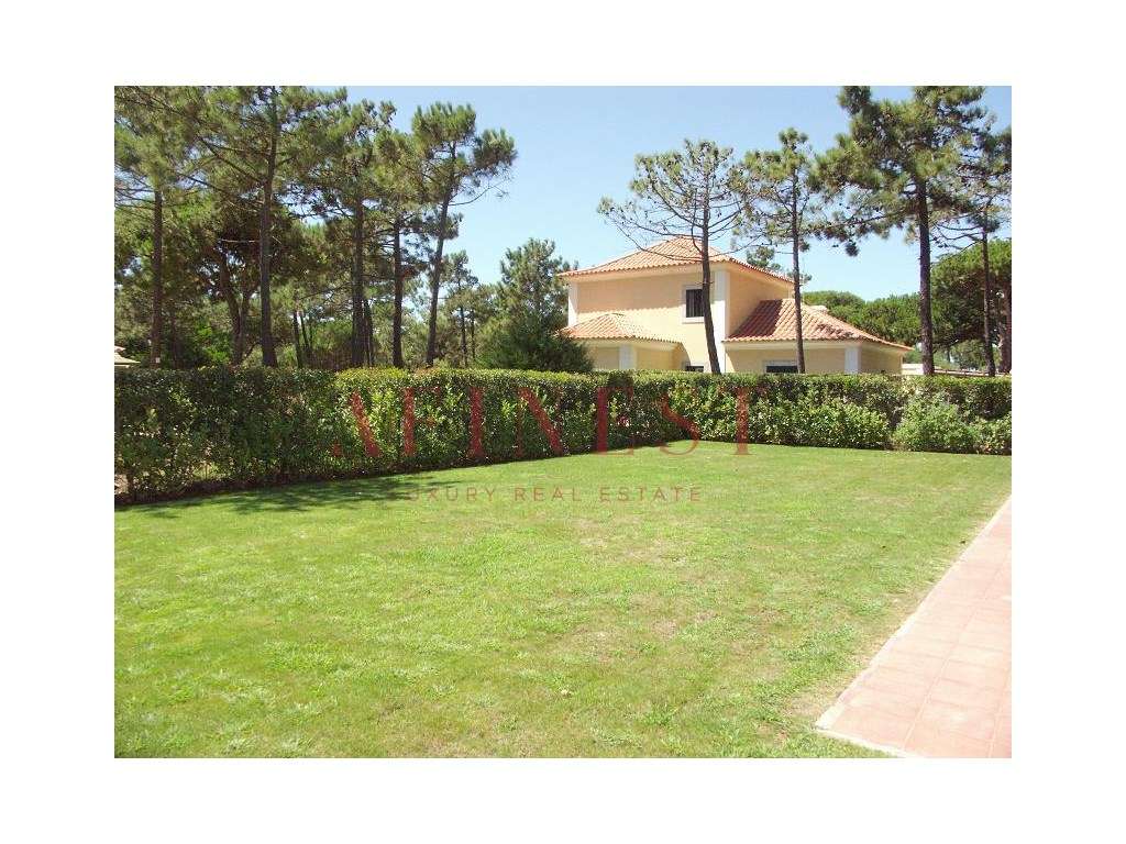 Espaço, Luz e Privacidade Moradia T6 com Piscina na Quinta da Marinha - Grande imagem: 3/7