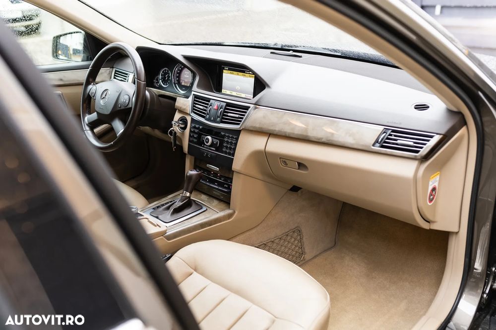 Mercedes-Benz E 250 T CDI DPF BlueEFFICIENCY Automatik Elegance - 31