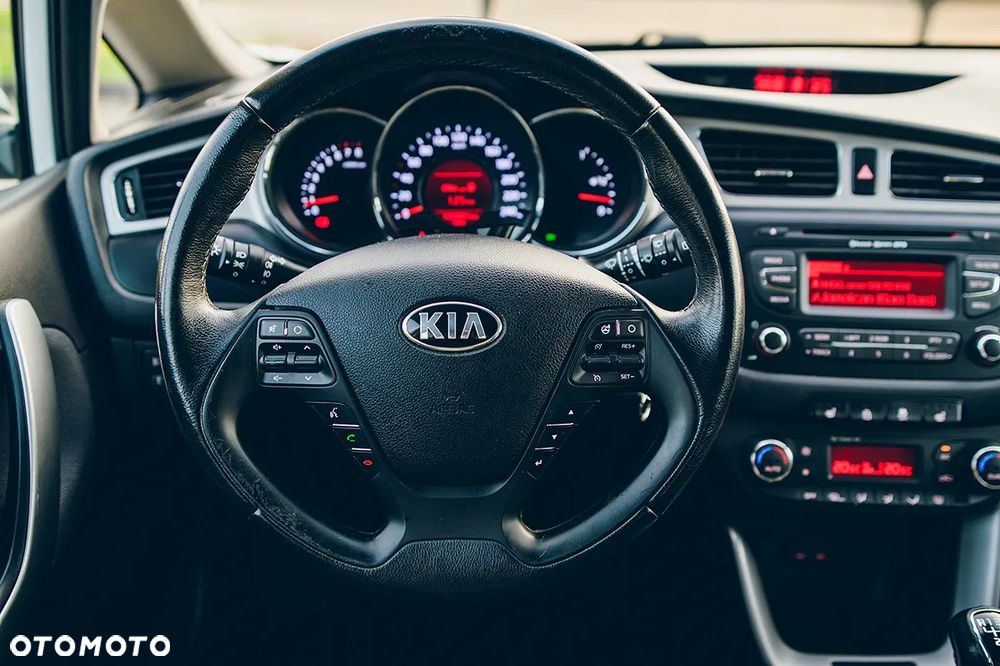 Kia Ceed - 22