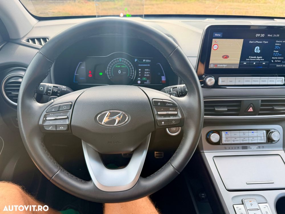 Hyundai KONA Premium - 9