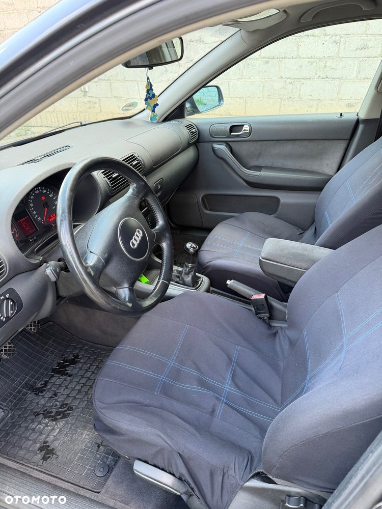 Audi A3 Sportback 1.8 Attraction - 12