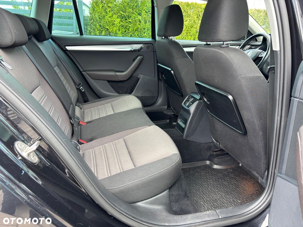 Skoda Octavia 2.0 TSI Ambition DSG - 35