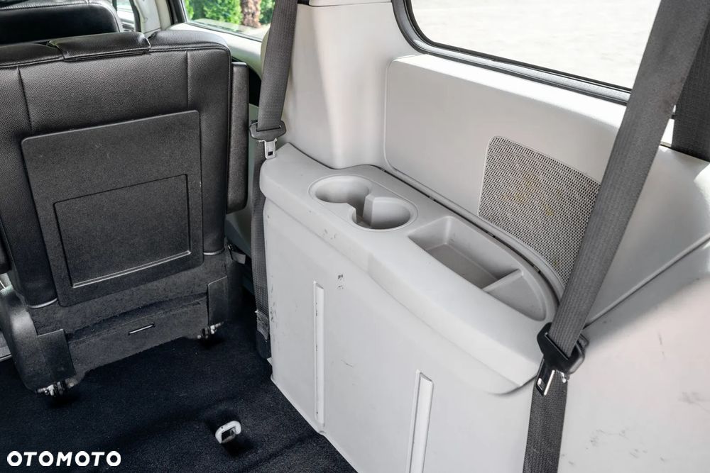 Chrysler Town & Country 3.6 Limited - 18