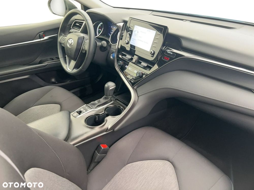 Toyota Camry - 14