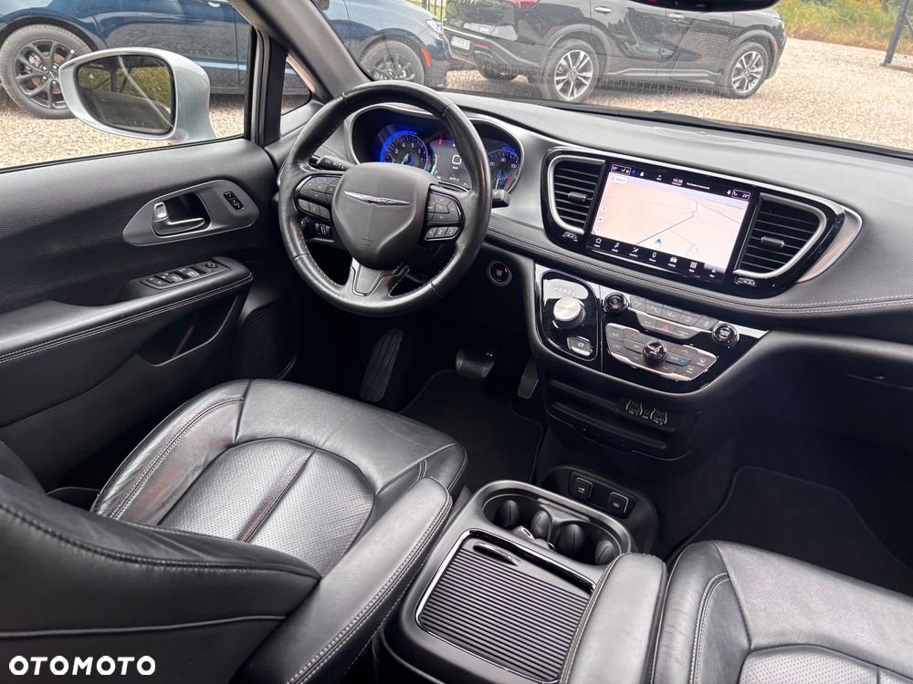Chrysler Pacifica - 23
