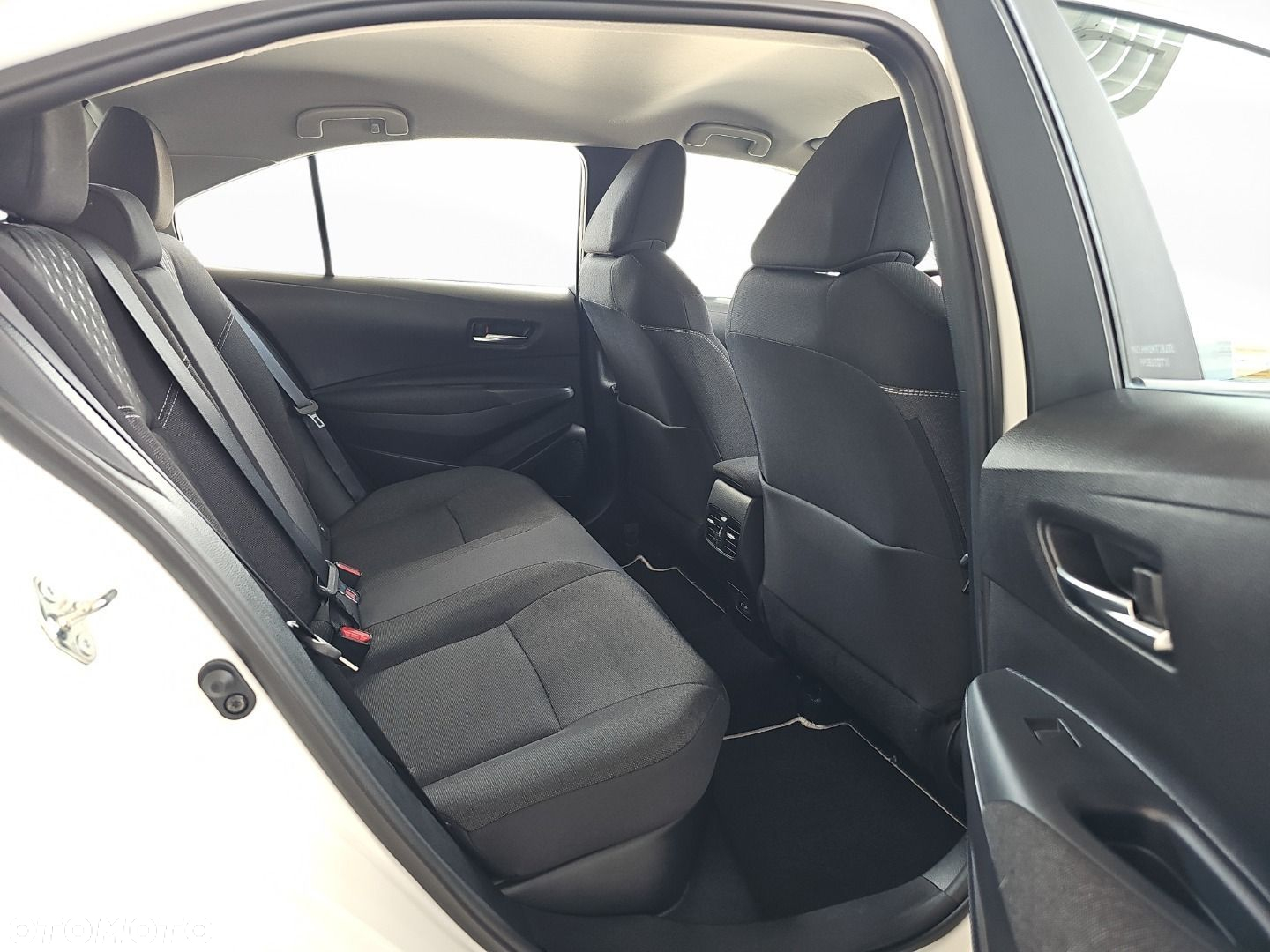 Toyota Corolla - 13