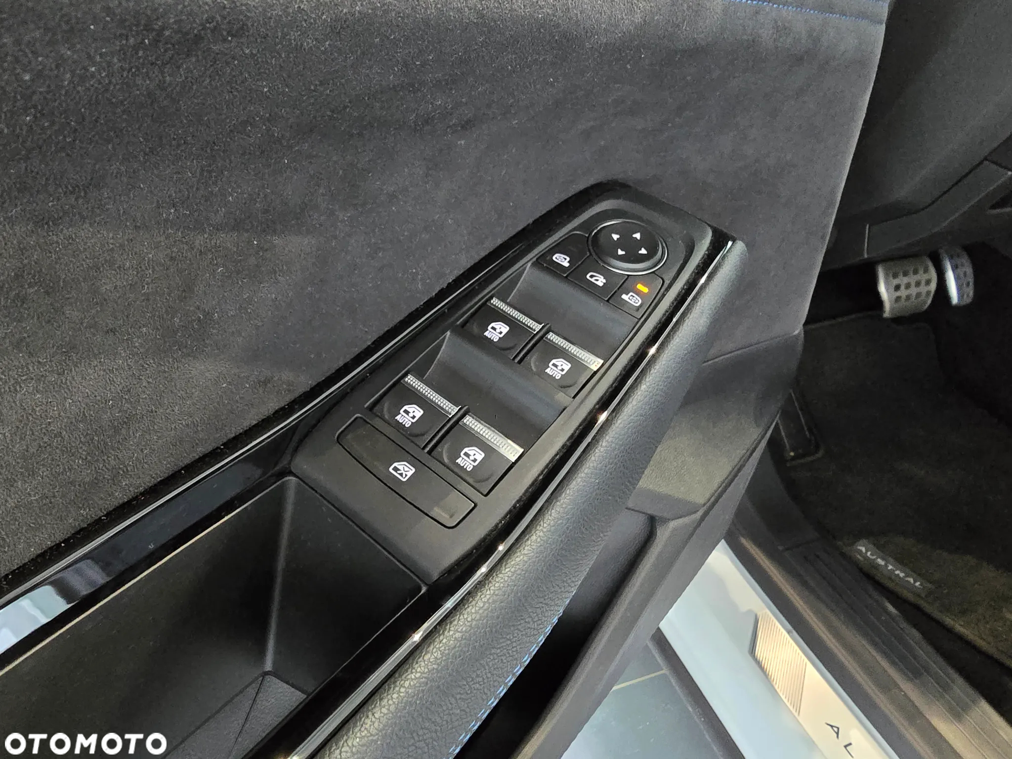 Renault Austral 1.2 E-Tech Full Hybrid 200 Iconic esprit Alpine MMT - 13