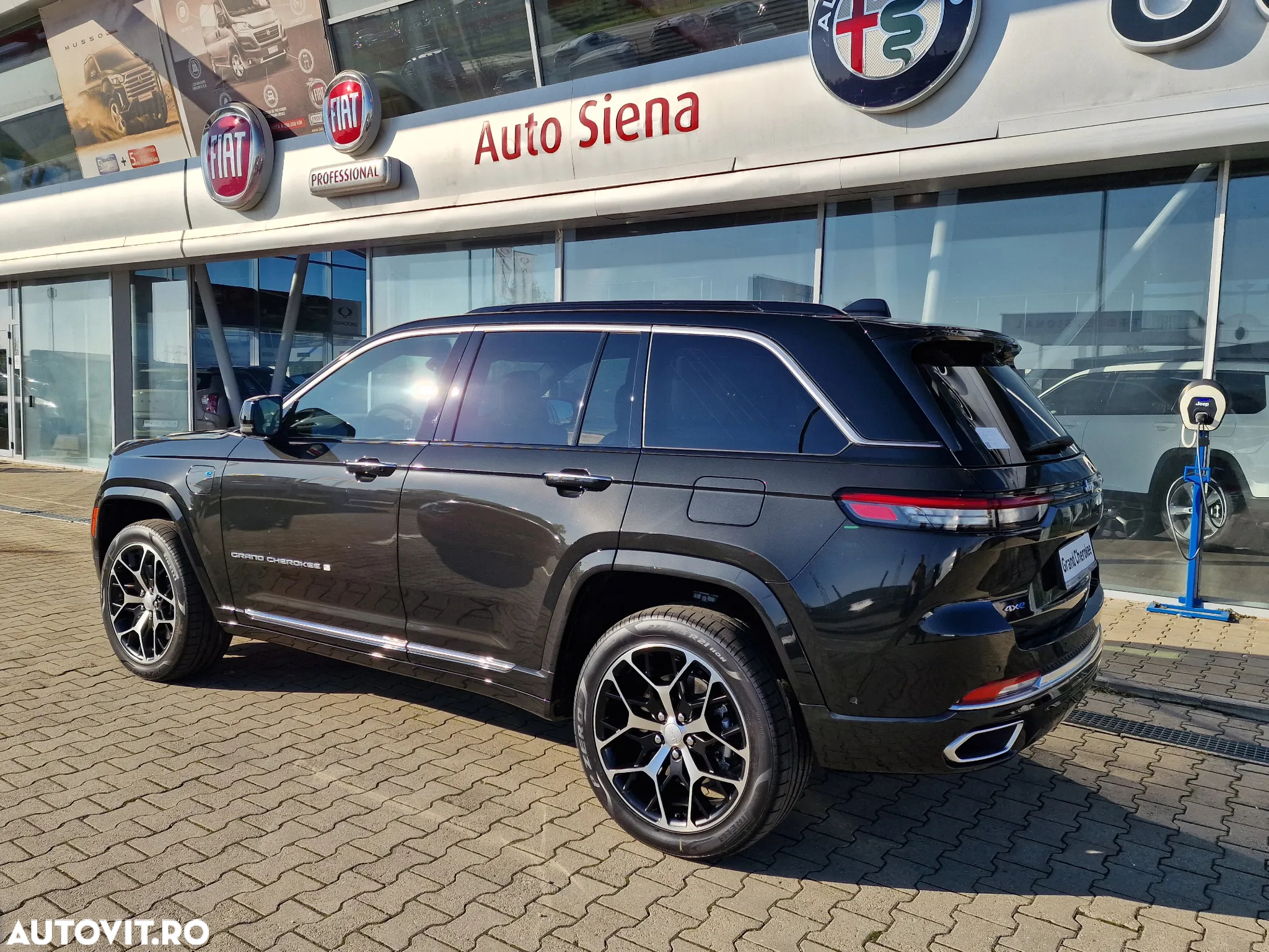 Jeep Grand Cherokee - 4