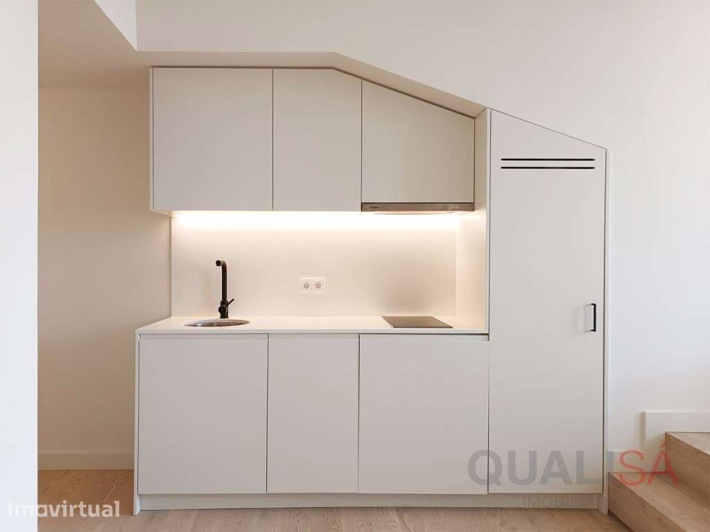 Apartamento T0 novo com varanda, equipado e mobilado, no centro his... - Grande imagem: 4/28
